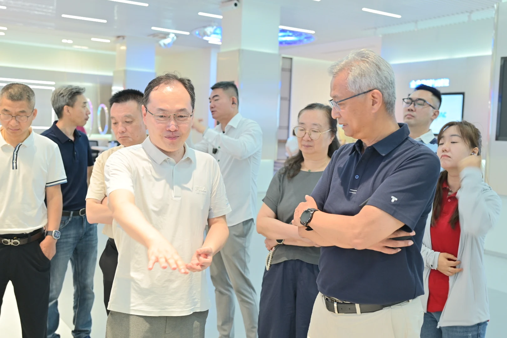 美时美克团队与嘉宾交流产品技术